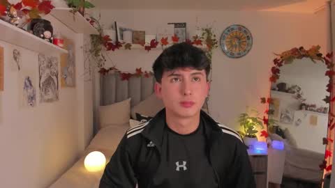 Snapshot of aidan_hale chatting on November 12, 11:47 pm A H online show from November 12, 11:47 pm