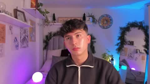 Snapshot of aidan_hale chatting on November 29, 10:24 pm A H online show from November 29, 10:24 pm