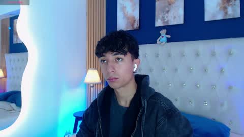 Aiden online show from April 22, 12:50 pm