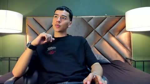 Snapshot of aiden_royce chatting on March 28, 9:36 pm aiden_royce online show from March 28, 9:36 pm