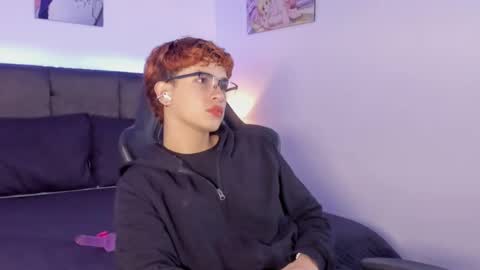 Aiden  online show from September 29, 12:10 pm