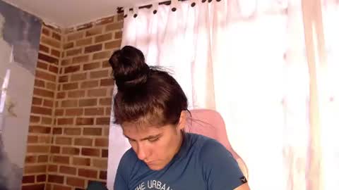 Snapshot of aiilynn_1 chatting on July 2, 10:27 pm Ailyn online show from July 2, 10:27 pm