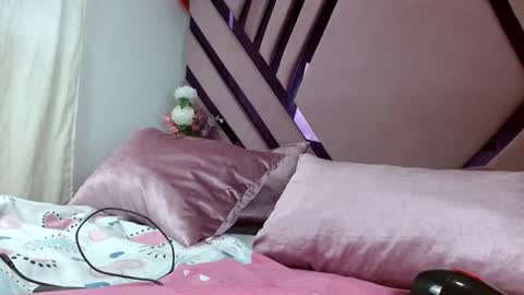 Snapshot of aiilynsmiith chatting on October 3, 11:18 am aiilynsmiith online show from October 3, 11:18 am