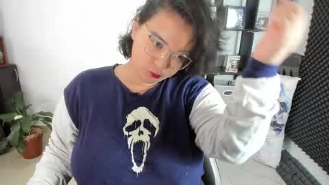 Catalina online show from December 28, 12:45 pm