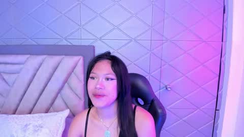 Snapshot of aikolee_ chatting on September 30, 7:13 am AikoLee online show from September 30, 7:13 am