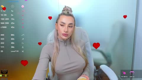 Allie  online show from October 18, 7:31 am