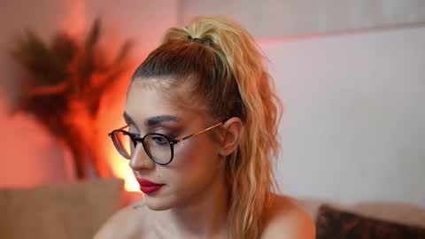  Aileen  online show from February 14, 9:11 pm