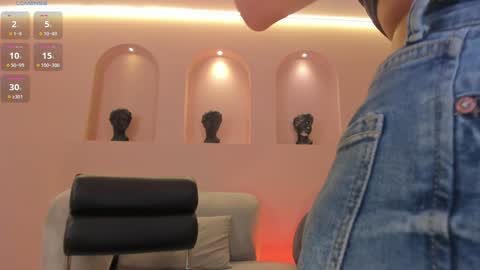  AILEEN VEGA  online show from January 18, 11:43 am