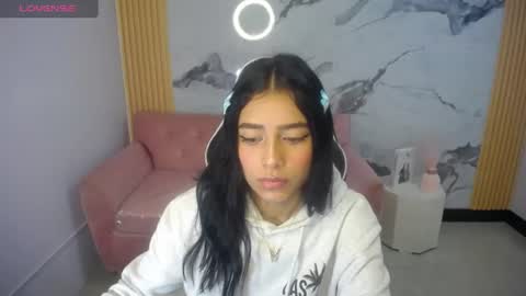 Snapshot of ailyn_ch1 chatting on June 16, 1:14 pm ailyn_ch1 online show from June 16, 1:14 pm
