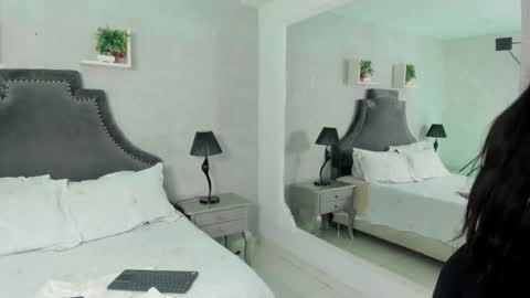 Ailyn online show from March 12, 3:29 pm