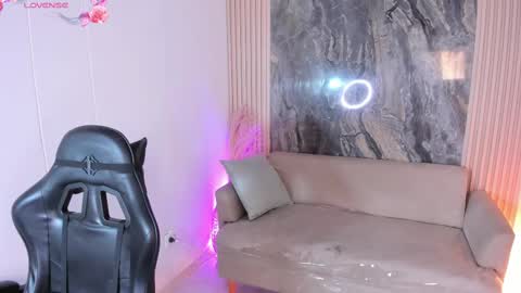 Ailyn online show from October 8, 7:28 am