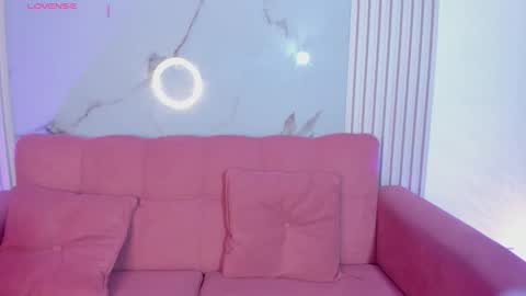 Ailyn online show from October 10, 6:56 am