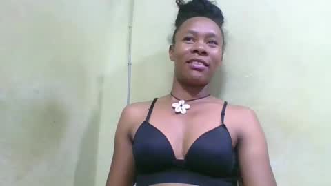 aimee982179 online show from April 18, 4:22 pm