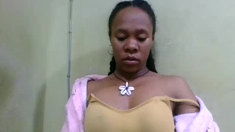 Snapshot of aimee982179 chatting on June 1, 2:13 am aimee982179 online show from June 1, 2:13 am