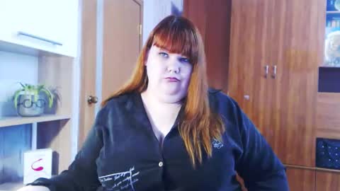 Snapshot of aimeerosebud chatting on December 16, 4:50 am AimeeRosebud online show from December 16, 4:50 am