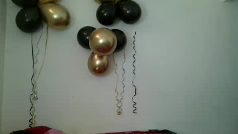 J  online show from April 15, 6:48 pm