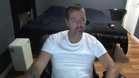 Snapshot of airbornelunsford39 chatting on December 1, 7:36 pm Daddy online show from December 1, 7:36 pm