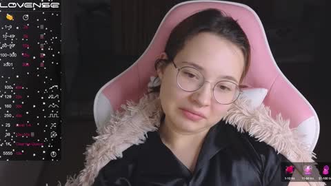 Snapshot of airyhill chatting on December 5, 7:17 pm airyhill online show from December 5, 7:17 pm