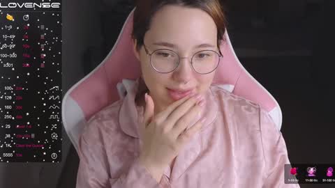 Snapshot of airyhill chatting on December 6, 10:30 pm airyhill online show from December 6, 10:30 pm