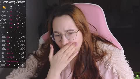 Snapshot of airyhill chatting on December 9, 7:18 pm airyhill online show from December 9, 7:18 pm