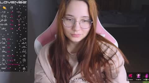 Snapshot of airyhill chatting on December 12, 8:32 pm airyhill online show from December 12, 8:32 pm