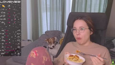 Snapshot of airyhill chatting on January 13, 10:36 am airyhill online show from January 13, 10:36 am