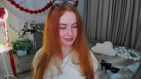 Louise online show from April 21, 1:42 am