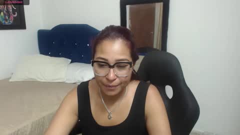 aisha_french online show from April 7, 5:57 pm