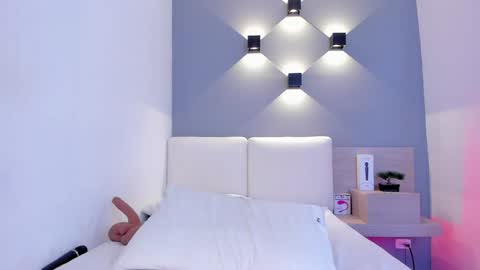 Aisha online show from February 2, 2:06 am