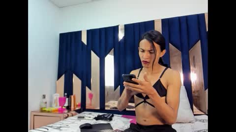 Snapshot of aisha_hotts777 chatting on October 11, 1:27 am Aisha online show from October 11, 1:27 am