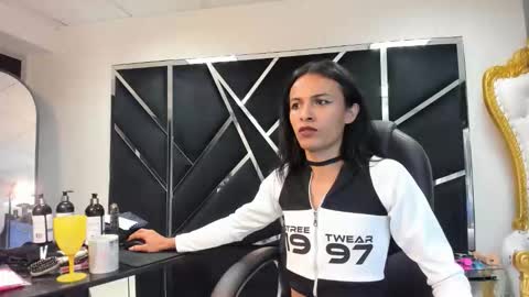 Snapshot of aisha_hotts777 chatting on November 10, 9:52 am Aisha online show from November 10, 9:52 am