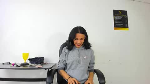 Snapshot of aisha_hotts777 chatting on November 15, 4:54 am Aisha online show from November 15, 4:54 am