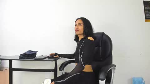 Snapshot of aisha_hotts777 chatting on November 16, 4:40 am Aisha online show from November 16, 4:40 am