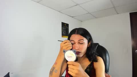 Snapshot of aisha_hotts777 chatting on December 3, 5:15 am Aisha online show from December 3, 5:15 am