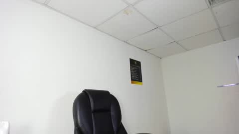 Snapshot of aisha_hotts777 chatting on December 5, 3:48 am Aisha online show from December 5, 3:48 am