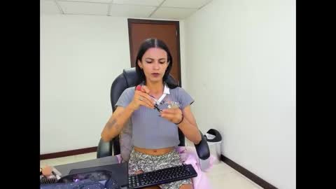 Aisha online show from April 1, 3:29 am