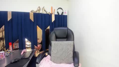 Aisha online show from April 24, 3:53 am