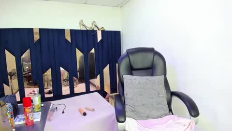 Aisha online show from April 26, 3:26 am