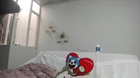 Katie   online show from February 19, 2:46 pm