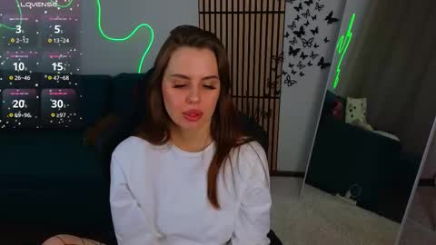 Aisha online show from December 1, 4:12 pm