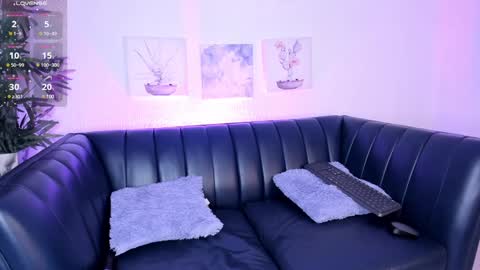 aisha online show from February 4, 10:45 pm