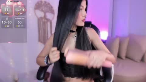 aisha online show from October 3, 11:35 pm