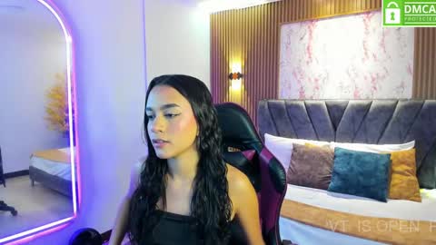 Snapshot of aisha_vex chatting on June 3, 11:57 am Aisha online show from June 3, 11:57 am