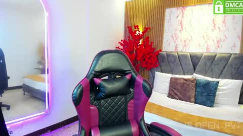 Snapshot of aisha_vex chatting on June 14, 2:19 pm Aisha online show from June 14, 2:19 pm