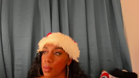 Snapshot of aisha_w10 chatting on December 28, 4:09 pm Aisha online show from December 28, 4:09 pm