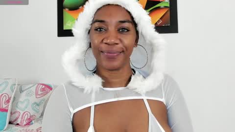 Snapshot of aisha_w10 chatting on January 15, 12:36 pm Aisha online show from January 15, 12:36 pm