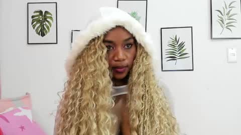 Snapshot of aisha_w10 chatting on March 4, 3:26 pm Aisha online show from March 4, 3:26 pm