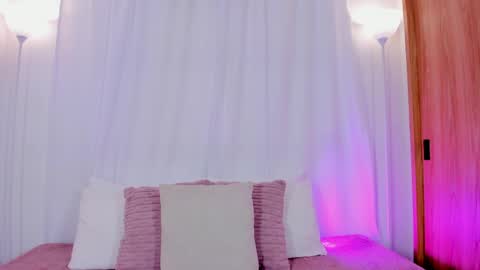 Snapshot of aishapeyton_ chatting on May 19, 5:25 am Aisha online show from May 19, 5:25 am