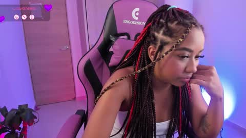 Snapshot of aisharose_ chatting on January 30, 1:00 am Aisha online show from January 30, 1:00 am