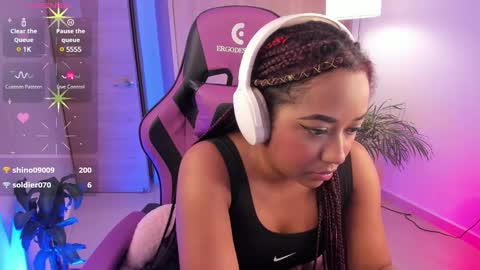 Snapshot of aisharose_ chatting on February 23, 4:50 am Aisha online show from February 23, 4:50 am